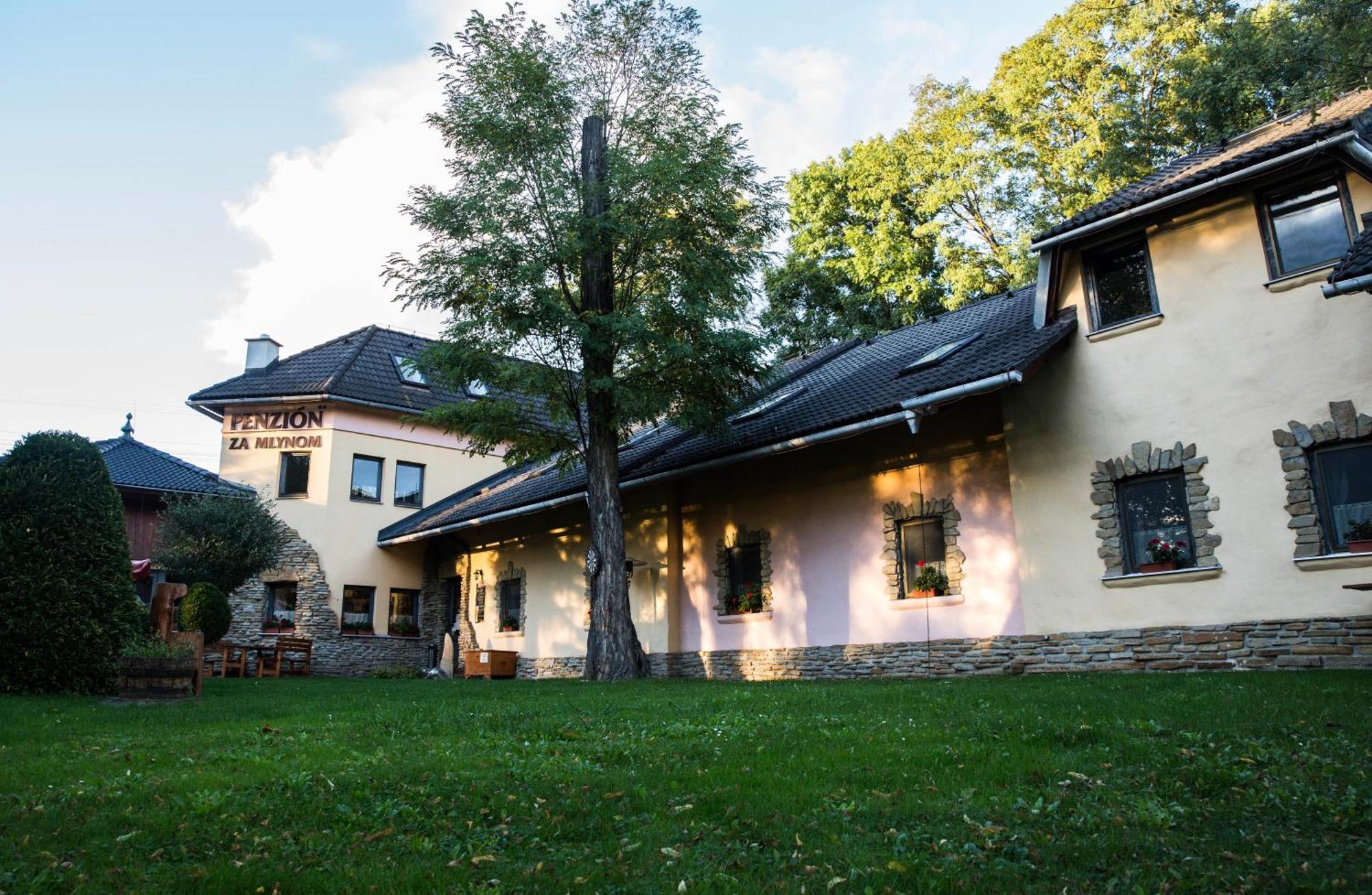 Penzion za mlynom Liptovská Teplá Esterno foto