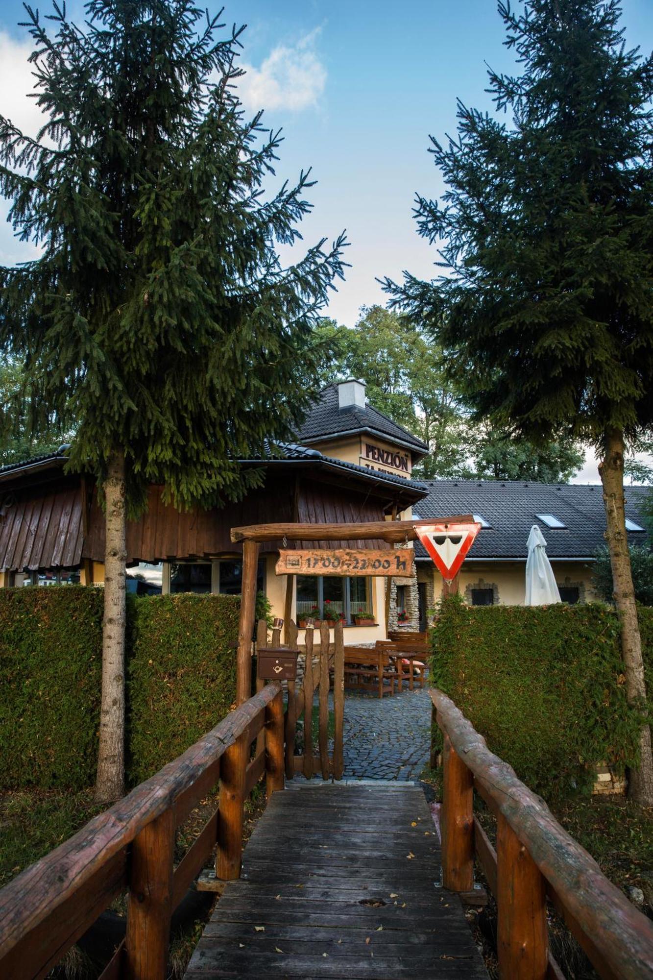 Penzion za mlynom Liptovská Teplá Esterno foto