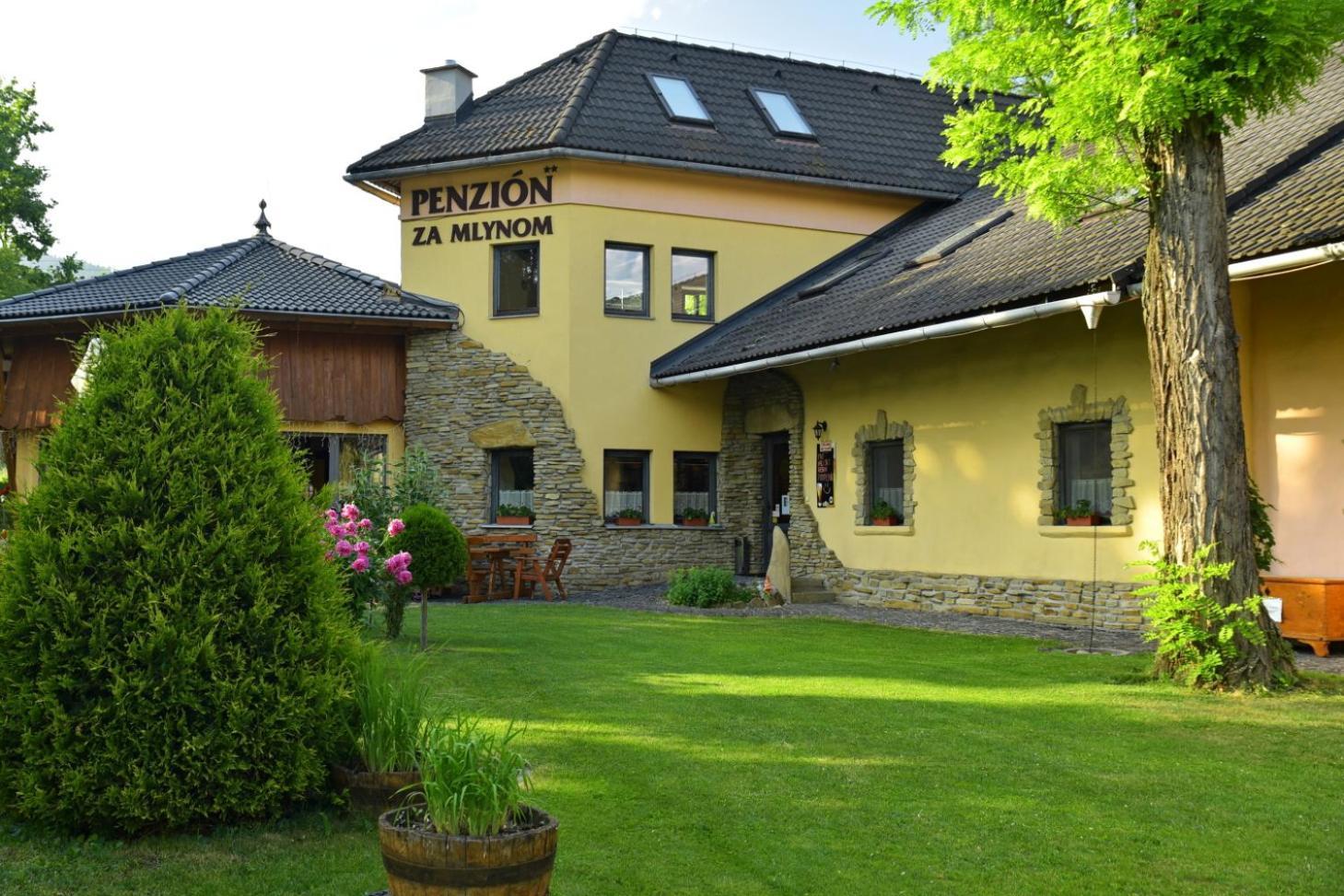 Penzion za mlynom Liptovská Teplá Esterno foto